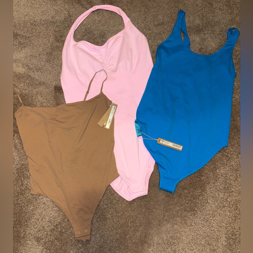Skims/OQQ bodysuit bundle